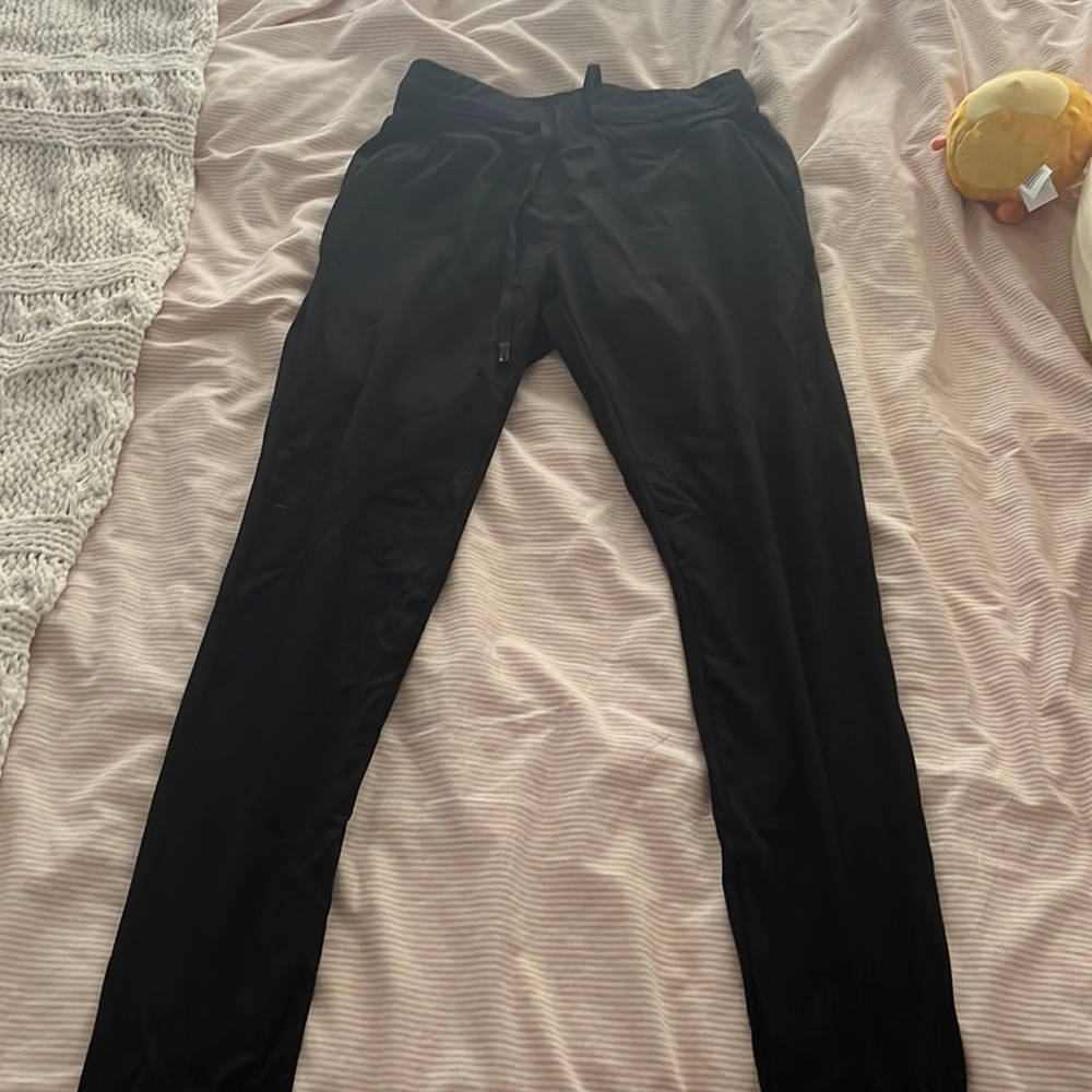 Lululemon black joggers